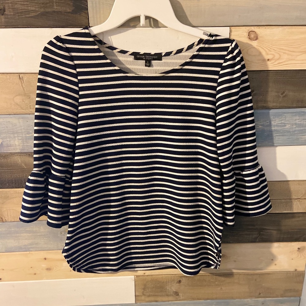 Green Envelope 3/4 inch sleeve small top